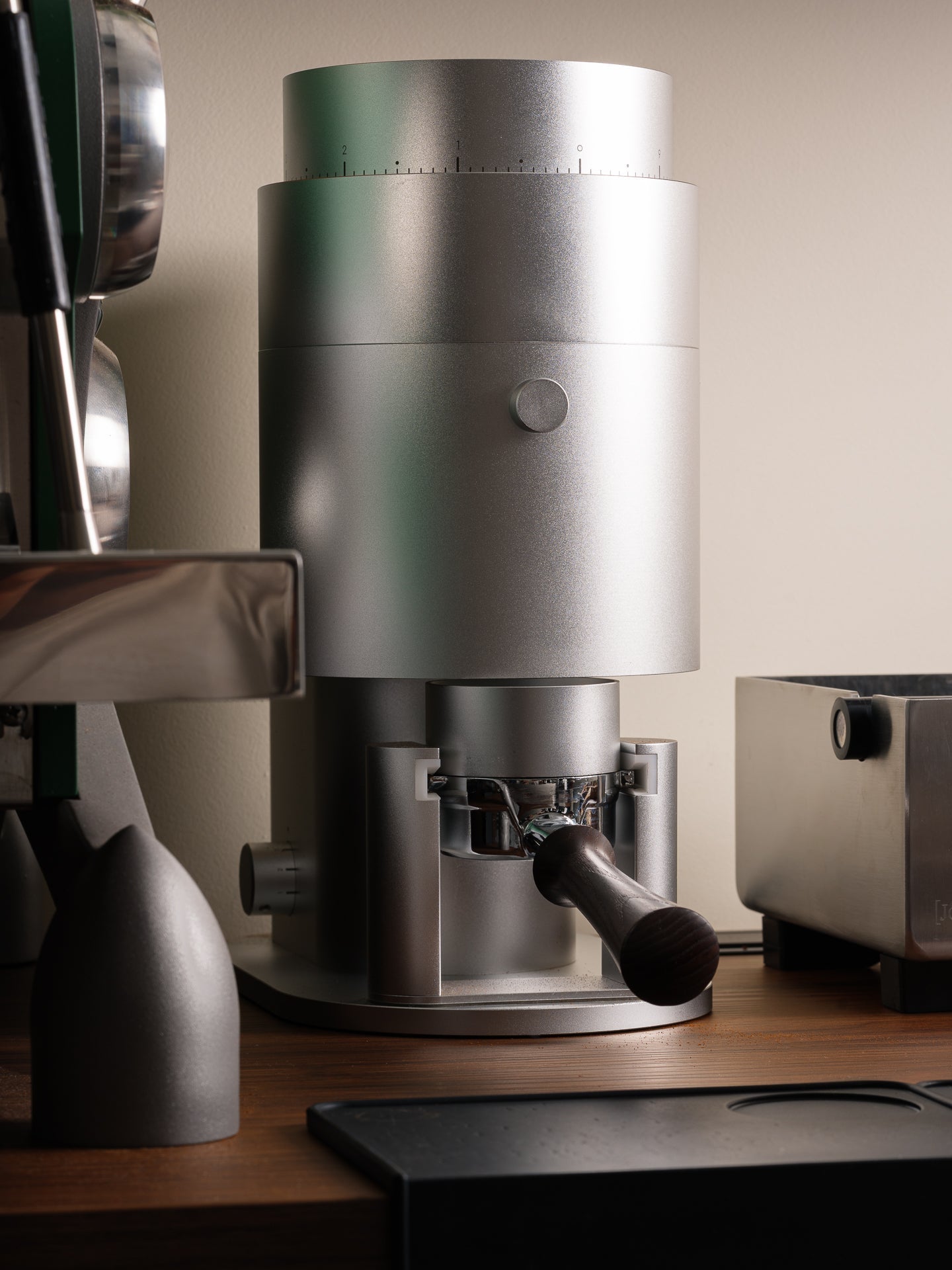 Moulin à café manuel ou électrique : lequel choisir pour le café de spécialité ?